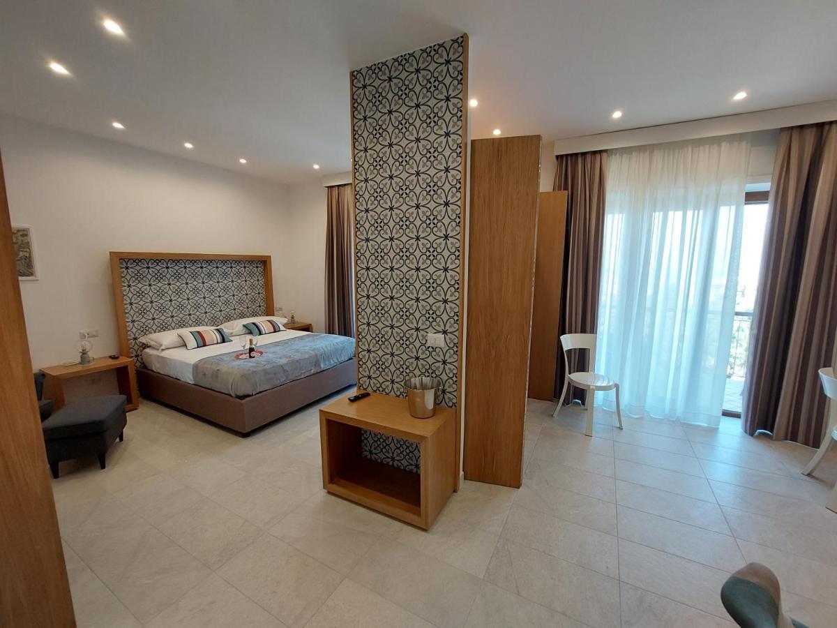 Mistral Luxury Suites Сорренто Экстерьер фото