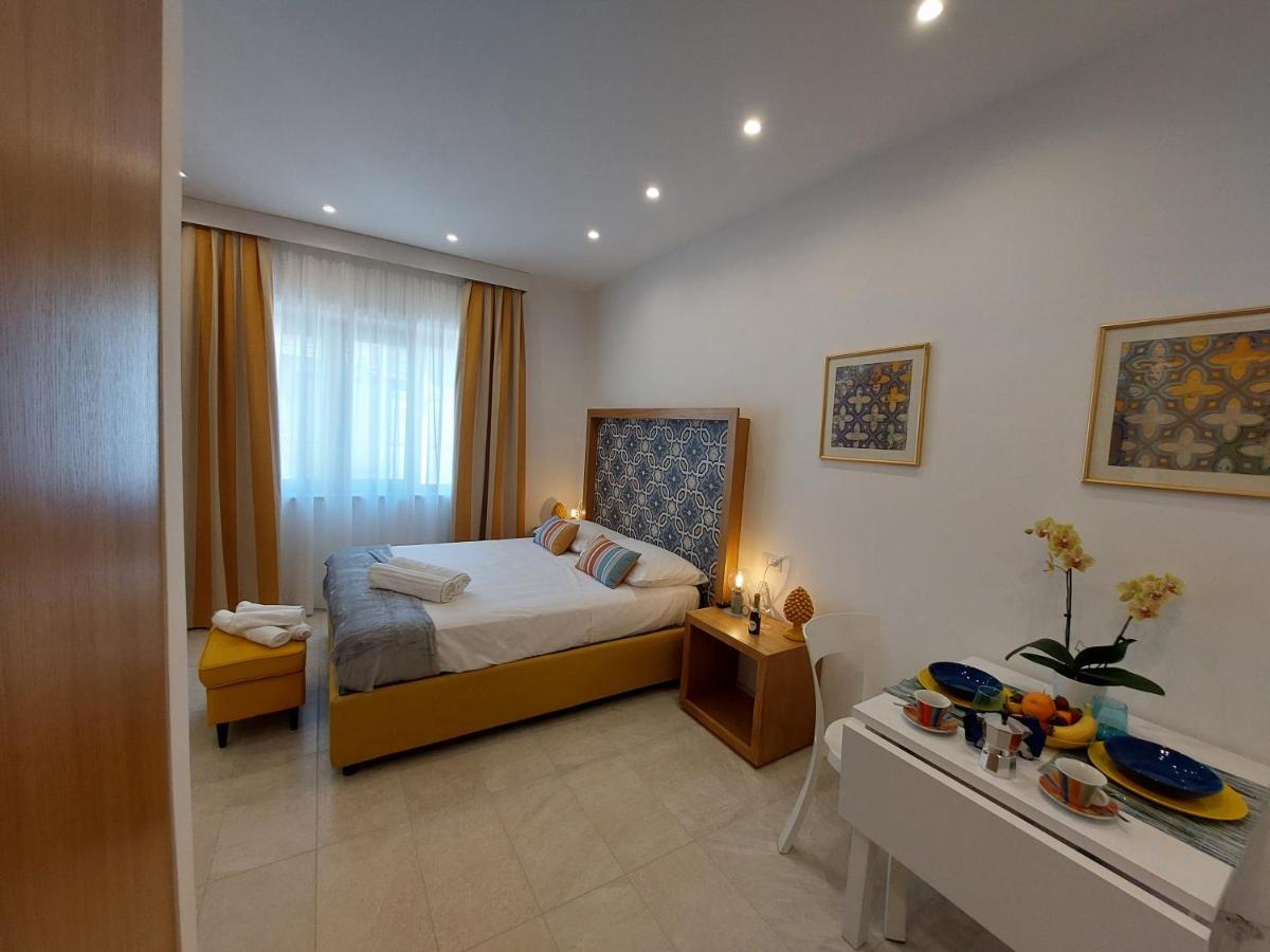 Mistral Luxury Suites Сорренто Экстерьер фото