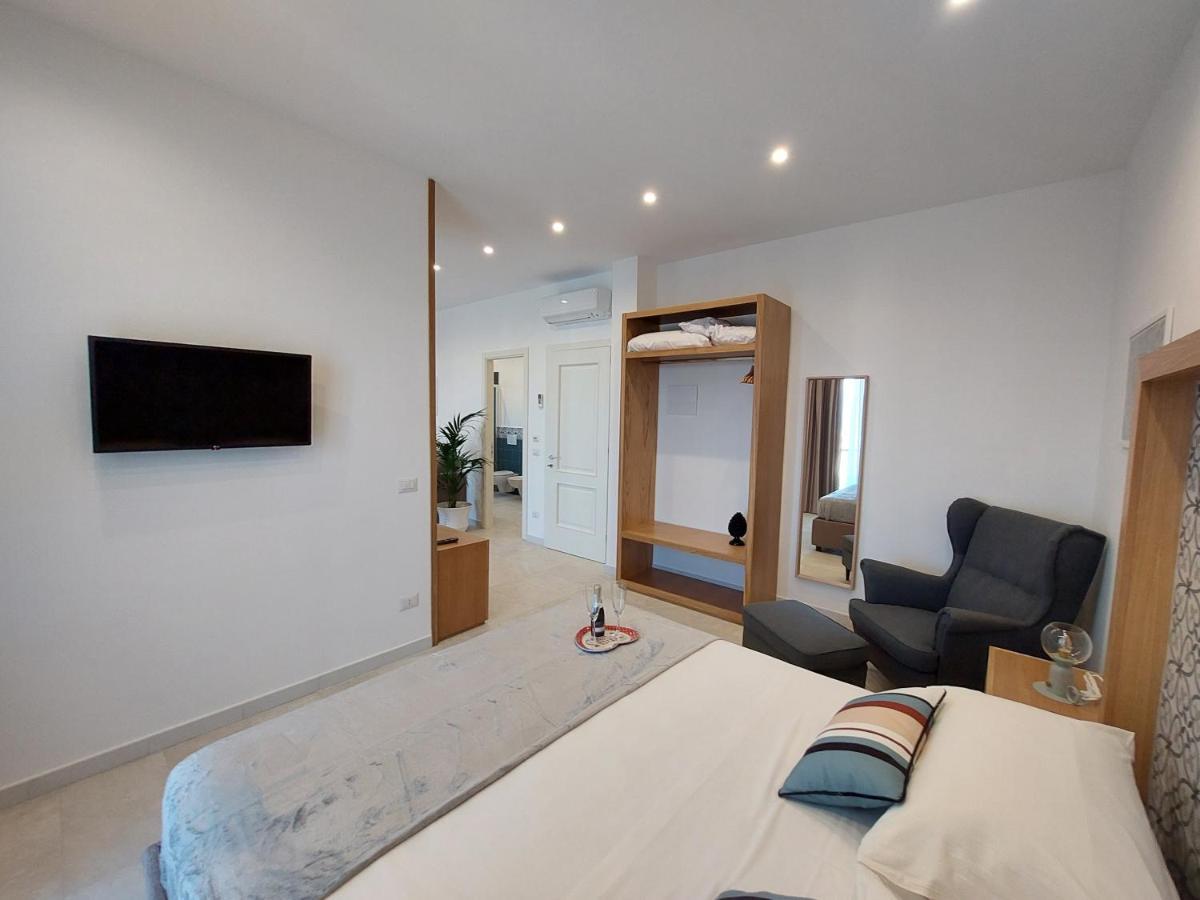 Mistral Luxury Suites Сорренто Экстерьер фото